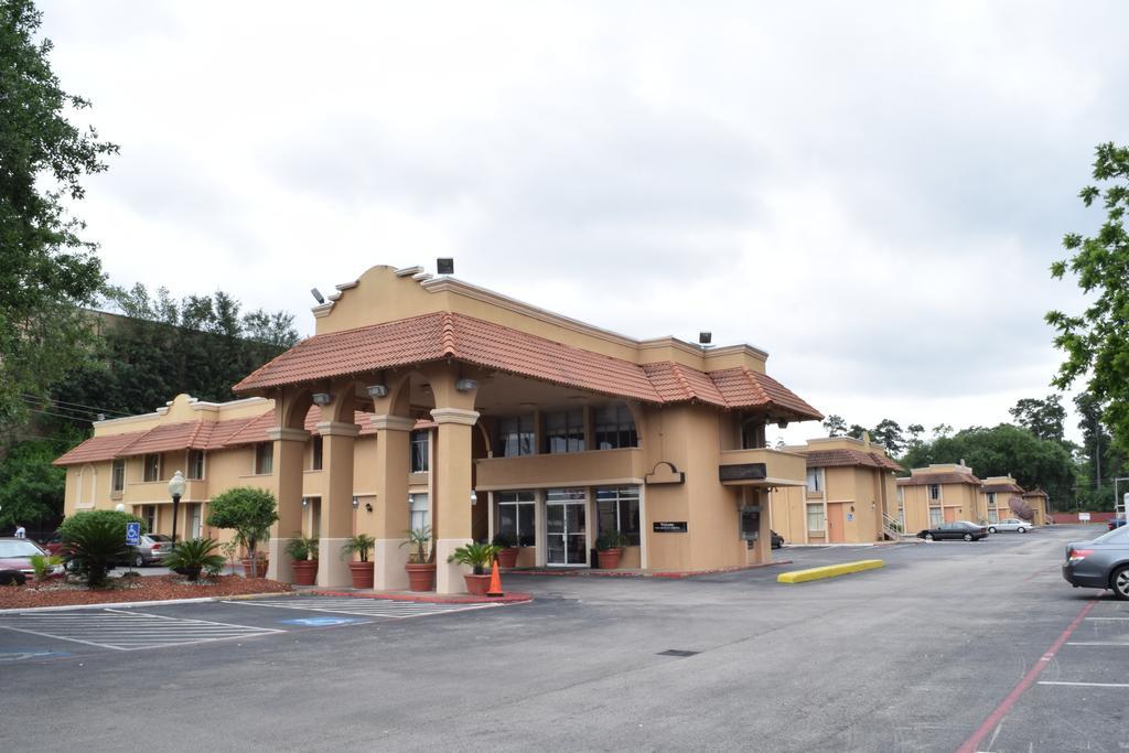 יוסטון Memorial Inn And Suites מראה חיצוני תמונה
