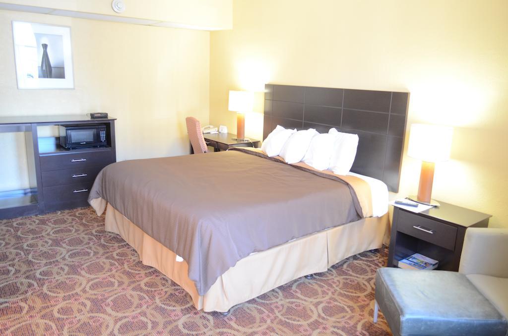 יוסטון Memorial Inn And Suites מראה חיצוני תמונה