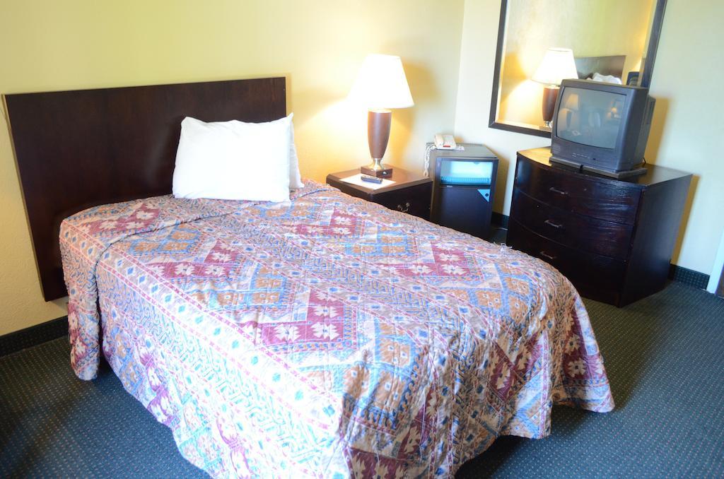 יוסטון Memorial Inn And Suites מראה חיצוני תמונה
