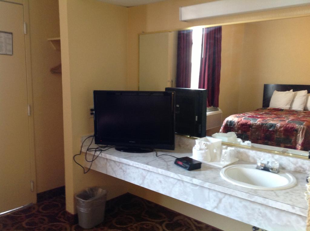 יוסטון Memorial Inn And Suites מראה חיצוני תמונה