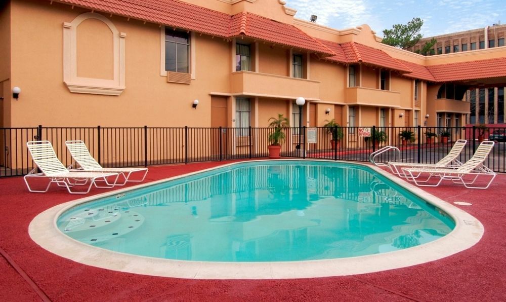 יוסטון Memorial Inn And Suites מראה חיצוני תמונה